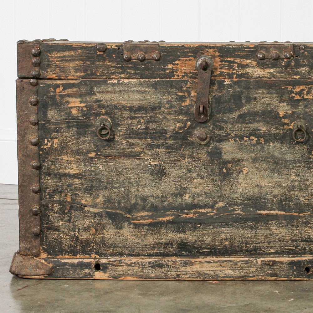 Vintage Chinese Trunk - Image 3