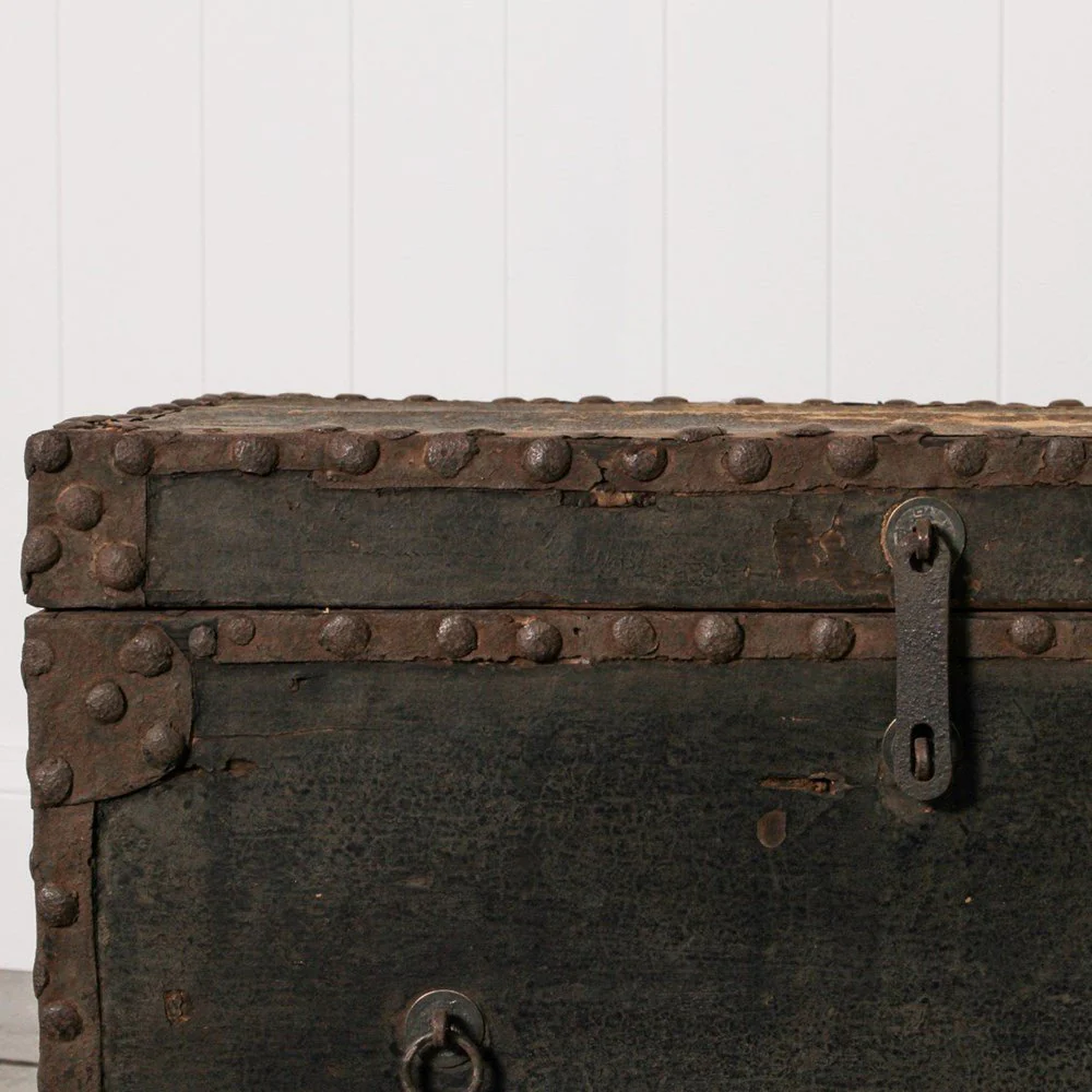 Vintage Chinese Trunk - Image 3